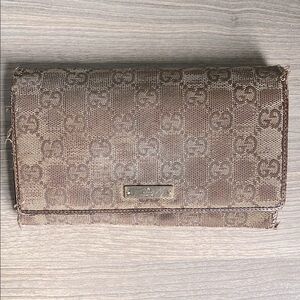 OBO- Gucci Monogram Wallet